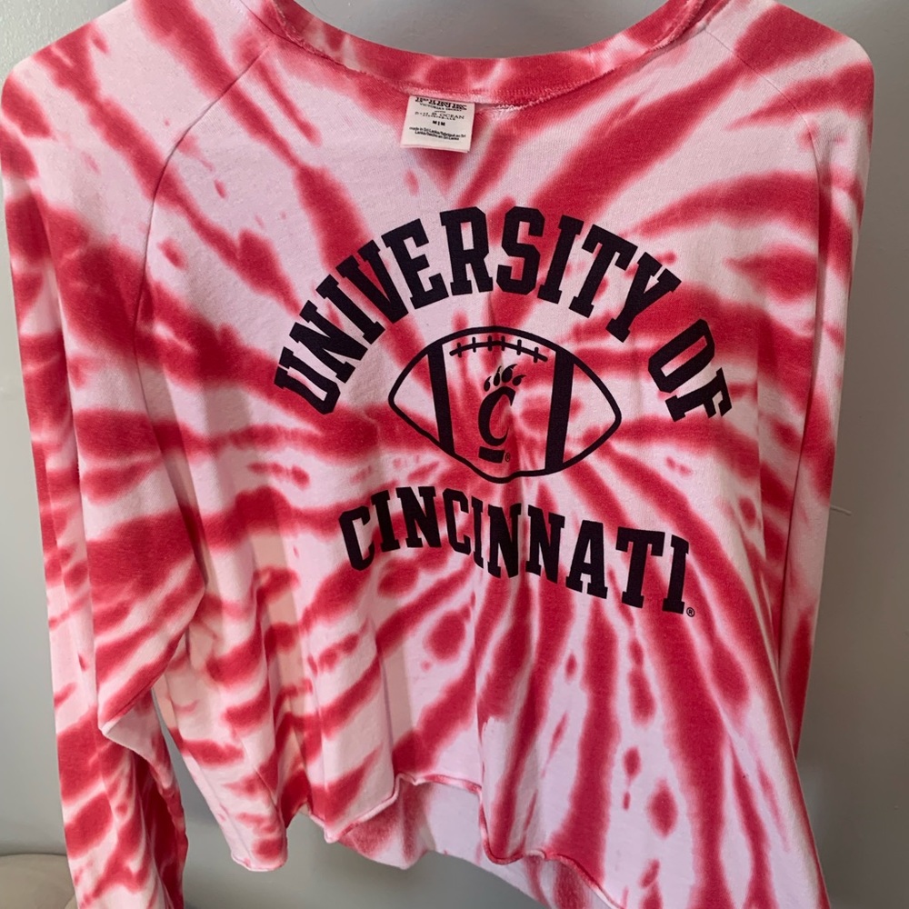 Victoria Secret Pink campus crew neck crop top size medium.